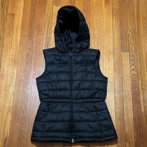 Swiss Tech Women's Black Hooded Puffer Vest
